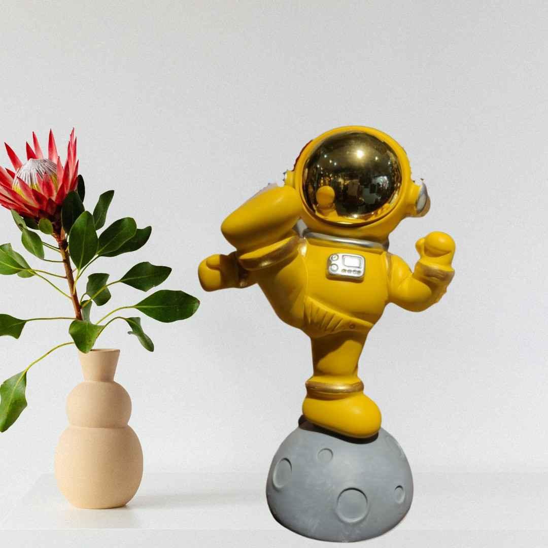 Yellow Astronaut - Allure Box