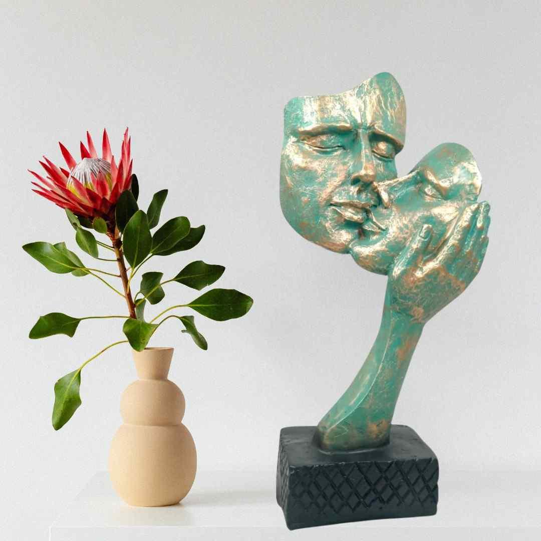 Face Couple Statue - Allure Box