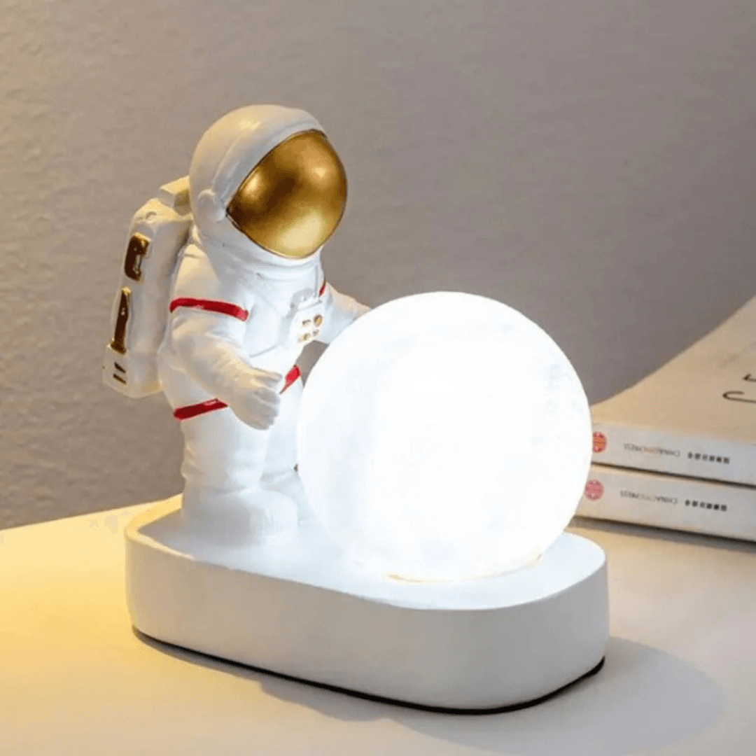 Astronaut Night Lamp - Allure Box