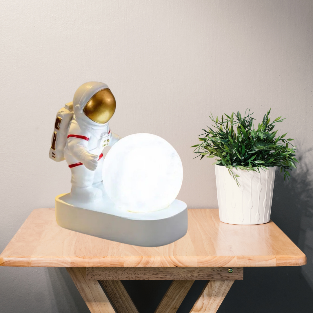 Astronaut Night Lamp